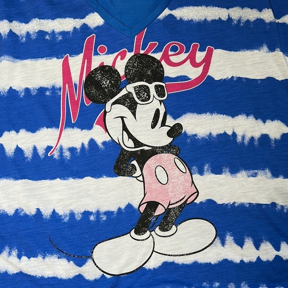 Disney Blue&White Mickey Mouse Women’s Short Sleeve Summer Vneck Shirt Sz XLG - Picture 3 of 9